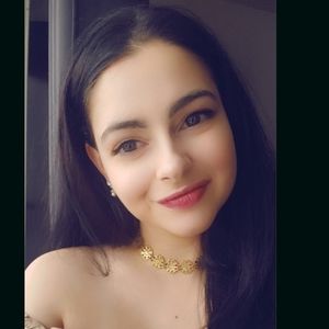 Meet your Posher, Adriana